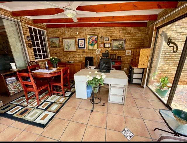 3 BEDROOM TOWNHOUSE FOR SALE IN NOORDHEUWEL